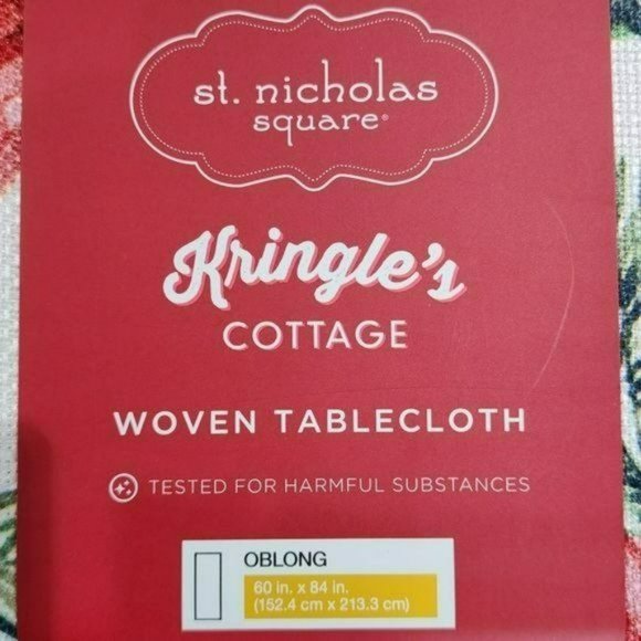 60x84in Oblong Red Poinsettia Flower Christmas Tablecloth - Picture 3 of 9